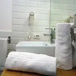 Maison Du La Metro Bed & Breakfast 3*