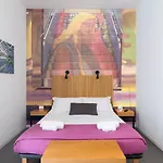 Bed & Breakfast Maison Du La Metro 3*
