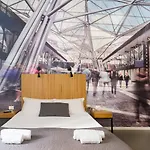 Maison Du La Metro Bed & Breakfast