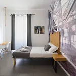 Maison Du La Metro Bed & Breakfast 3*
