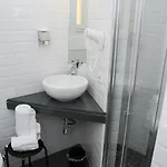 Maison Du La Metro Bed & Breakfast 3*