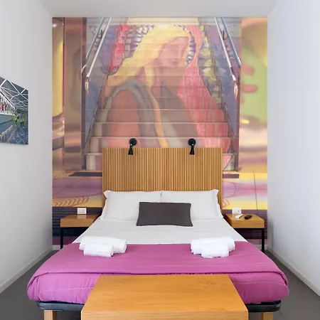 Alojamento de Acomodação e Pequeno-almoço Maison Du La Metro 3*