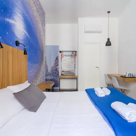 Maison Du La Metro Alojamento de Acomodação e Pequeno-almoço Nápoles