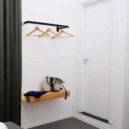 Maison Du La Metro Alojamento de Acomodação e Pequeno-almoço 3*