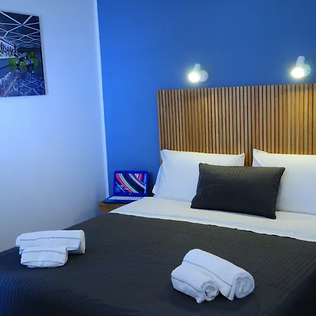 Alojamento de Acomodação e Pequeno-almoço Maison Du La Metro 3*