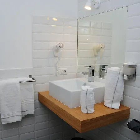 Maison Du La Metro Alojamento de Acomodação e Pequeno-almoço Nápoles