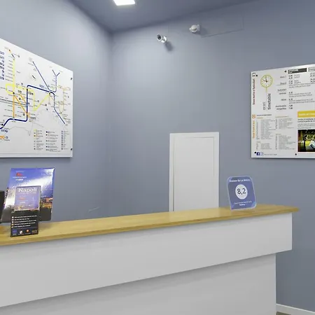 Maison Du La Metro Alojamento de Acomodação e Pequeno-almoço Nápoles